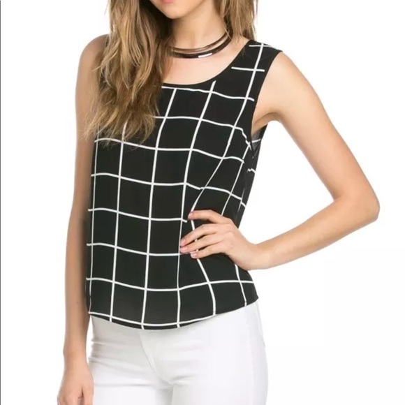 It Girl Tops - Black and White Sleeveless Top NWT